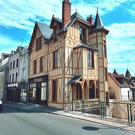 Logis Hotel La Maison A Pan De Bois В'єрзон Екстер'єр фото