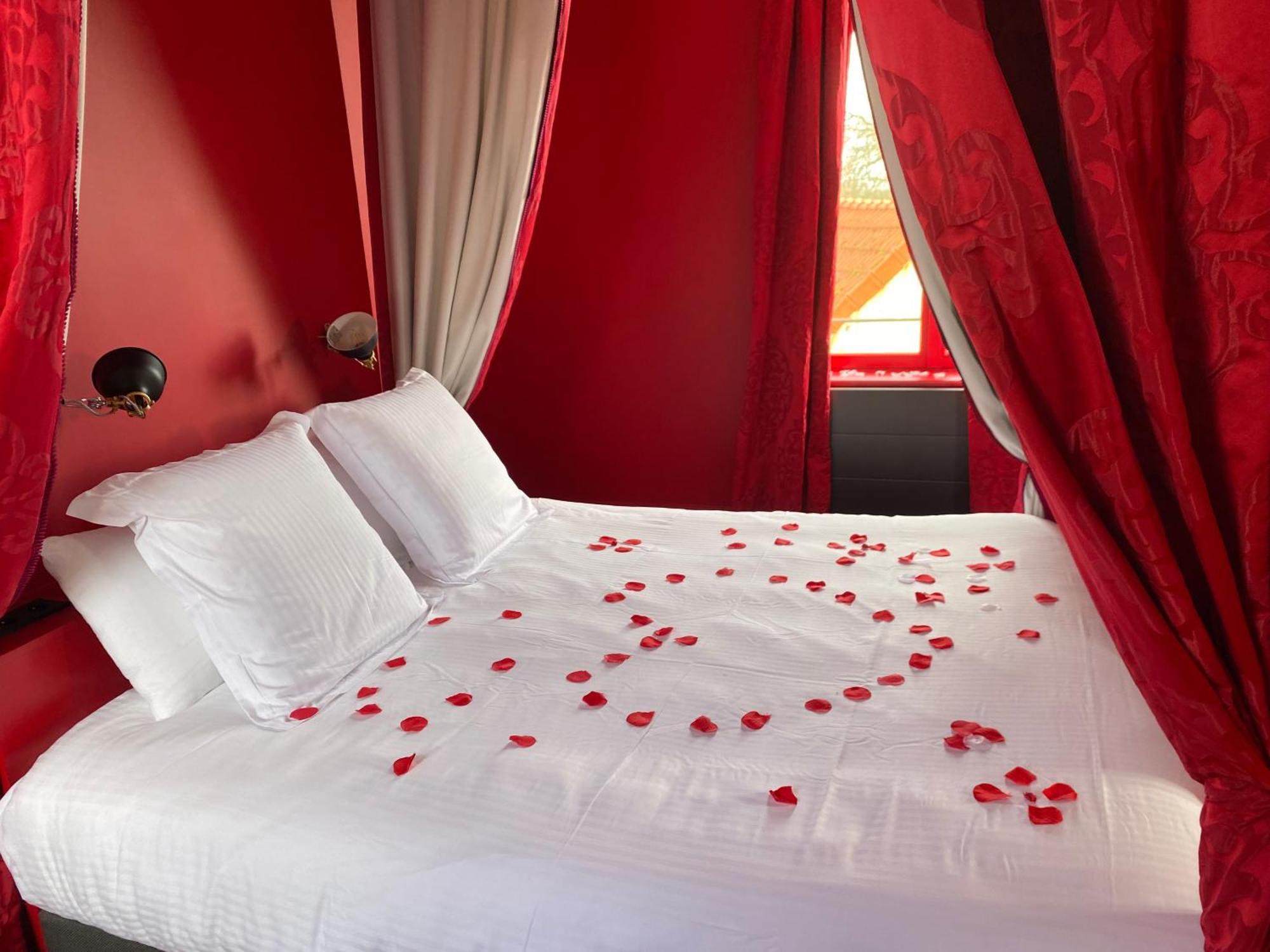 Logis Hotel La Maison A Pan De Bois В'єрзон Екстер'єр фото